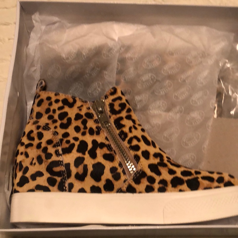 Steve Madden NWT leopard hide sneaker wedge